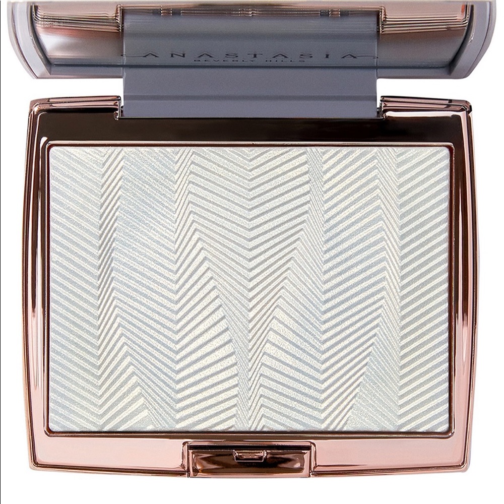 Anastasia Beverly Hills Iced Out Highlighter - Picture 10 of 12